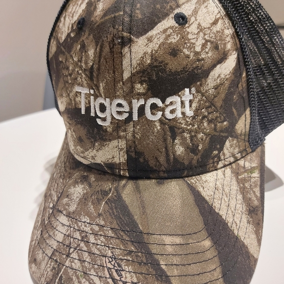 Tigercat Hat - Picture 2 of 6